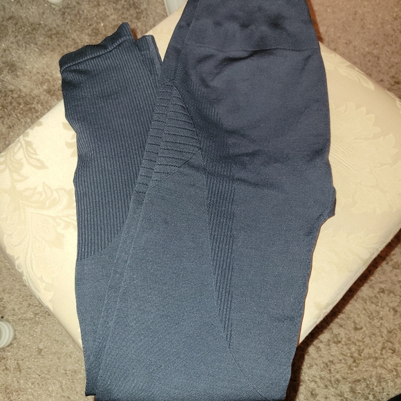 Alphalete Pants - Alphalete leggings